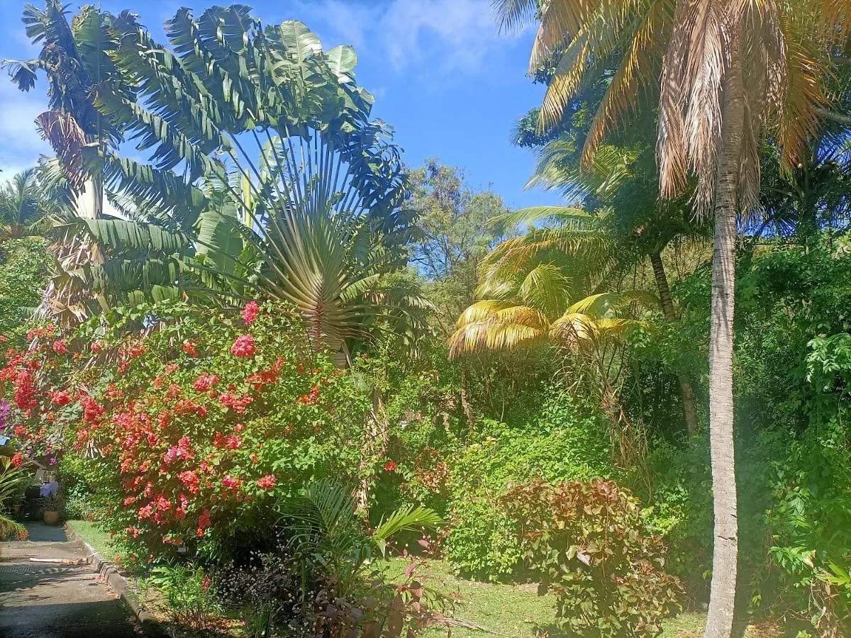 Villa Le Colibri Ble Sainte-Anne Сasa de vacaciones